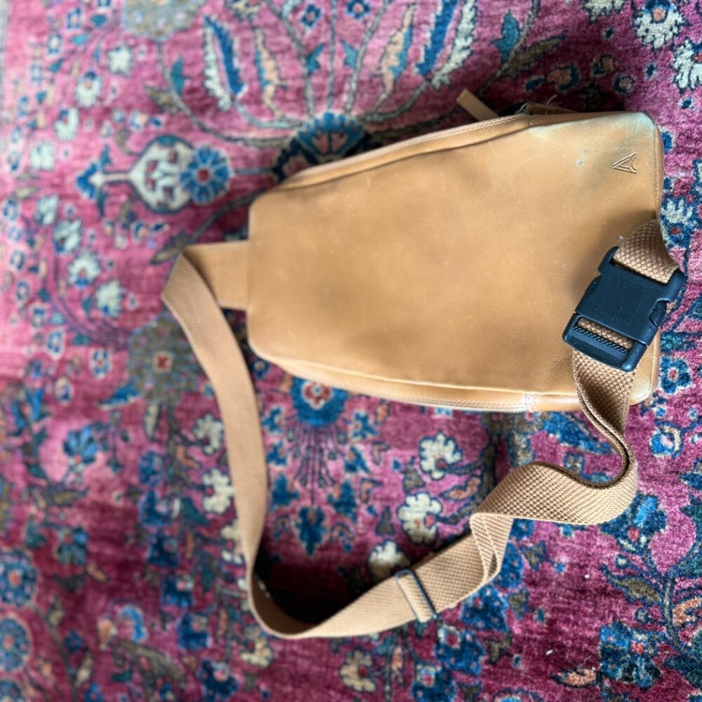 ABLE Rosa Sling Bag – Whiskey Leather - Picture 4 of 5